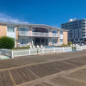 Beach Plaza Apartment